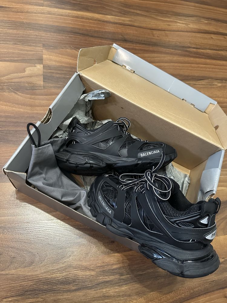 Balenciaga Track Black