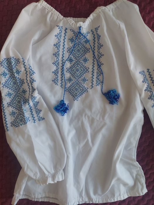 Вишиванка нова для дівчинки