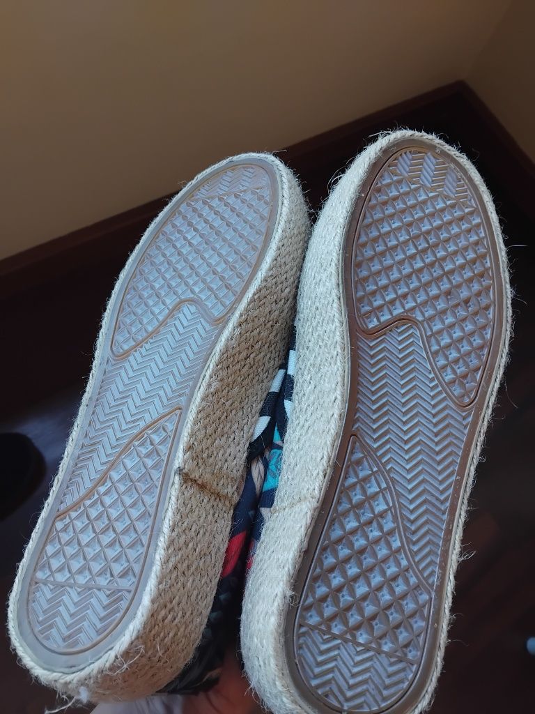 Sapatos Deeply novos