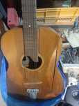Gitara uszkodzona