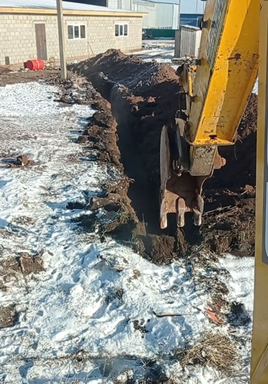 Послуги та оренда екскаватора навантажувача  JCB 3 Чернігів та обл.