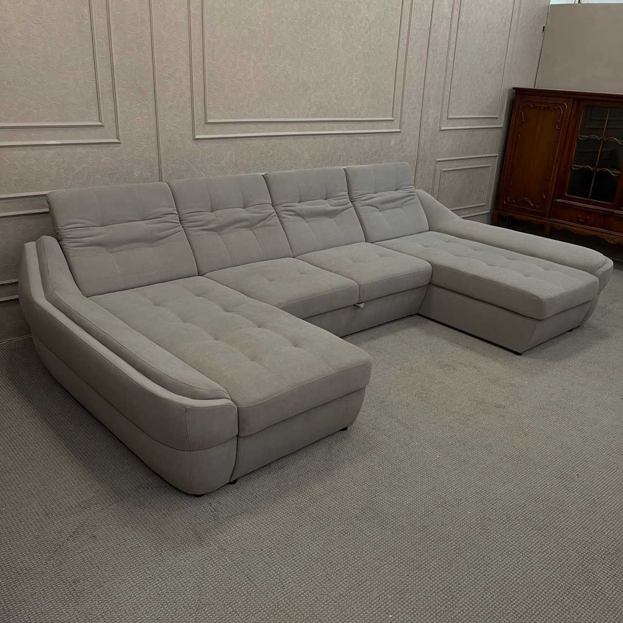 Новий розкладний диван п-подібної форми з нішами