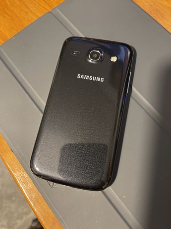 Samsung  novo a funcionar  nao tem carregador completamente novo