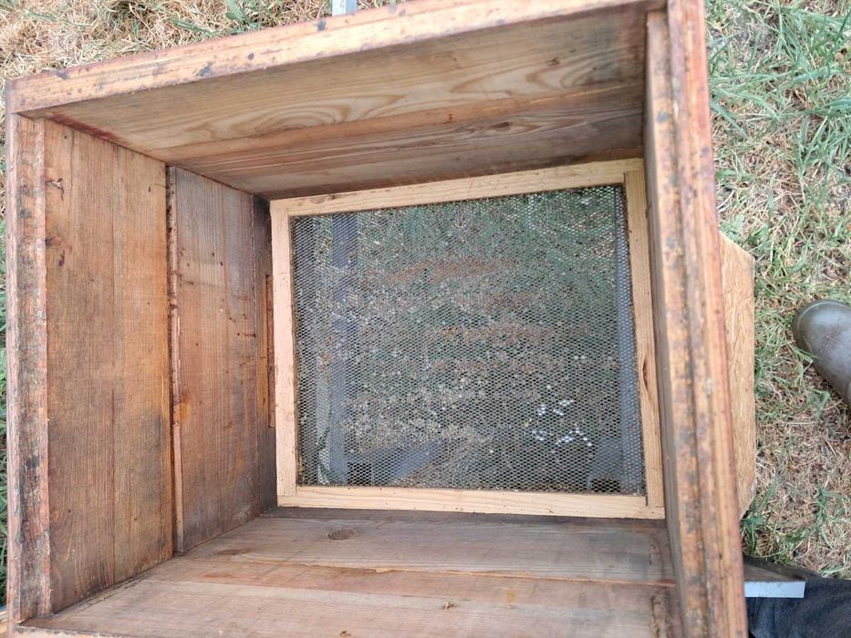 Продам 10-ти рамочные улья в количестве 10 шт.