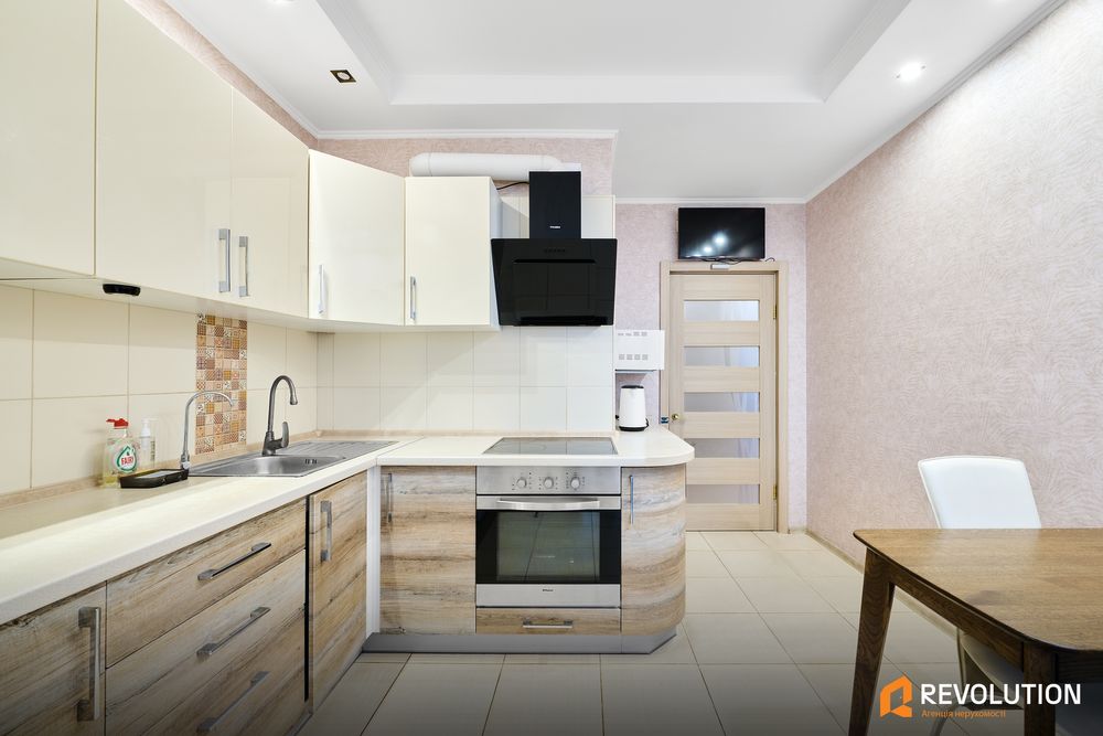 Без%, ЖК Озерний, 1-кім, Академмістечко ~25хв.