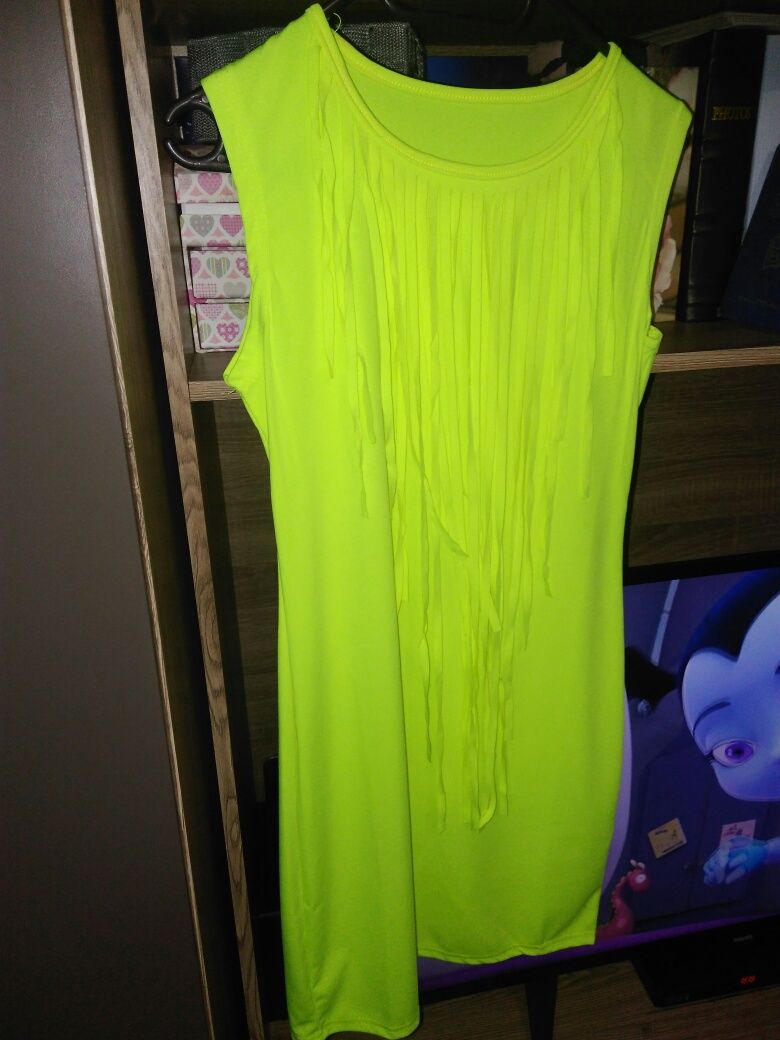 Neonowa sukienka fredzelki