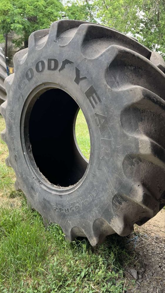 Продаємо шини б/у 800/65R32 ТОРГ!!!