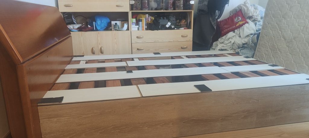 Cama em Paletes (200 COMP- 150 LARG)