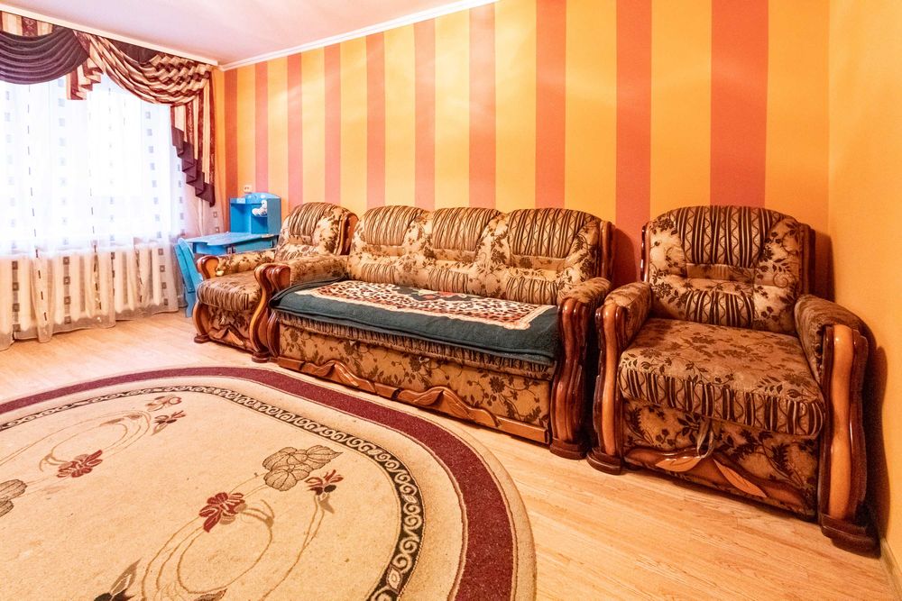 2-к. квартира з ремонтом, бойлером та лоджією за вул. Василя Стуса