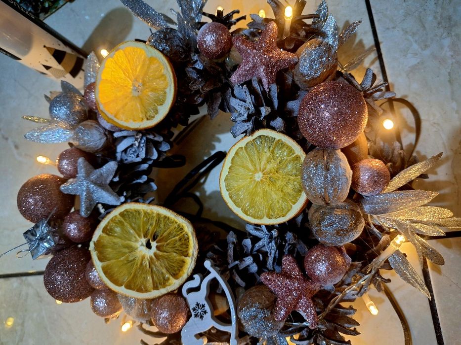 Dekoracje świąteczne stroiki, wieńce na drzwi, świeczniki...