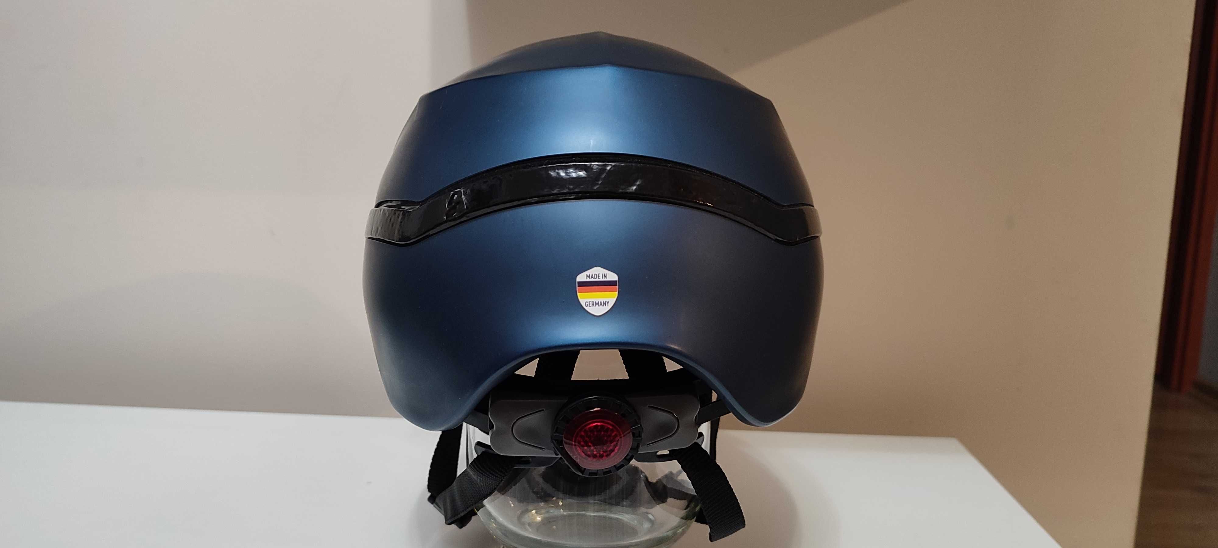 Kask jeździecki.