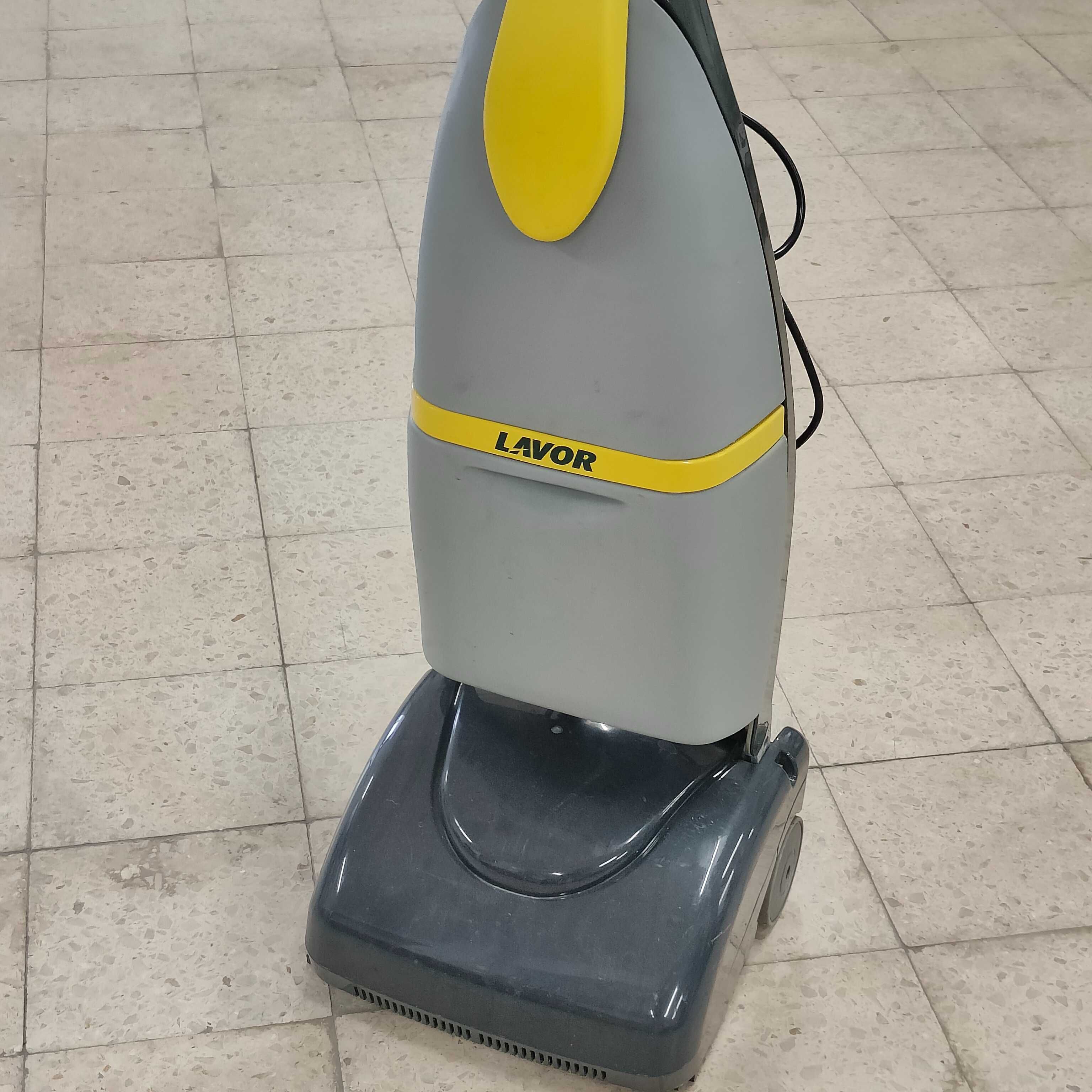 Lavadora aspiradora Vertical - Lavor Sprinter até 1015 m2/hora