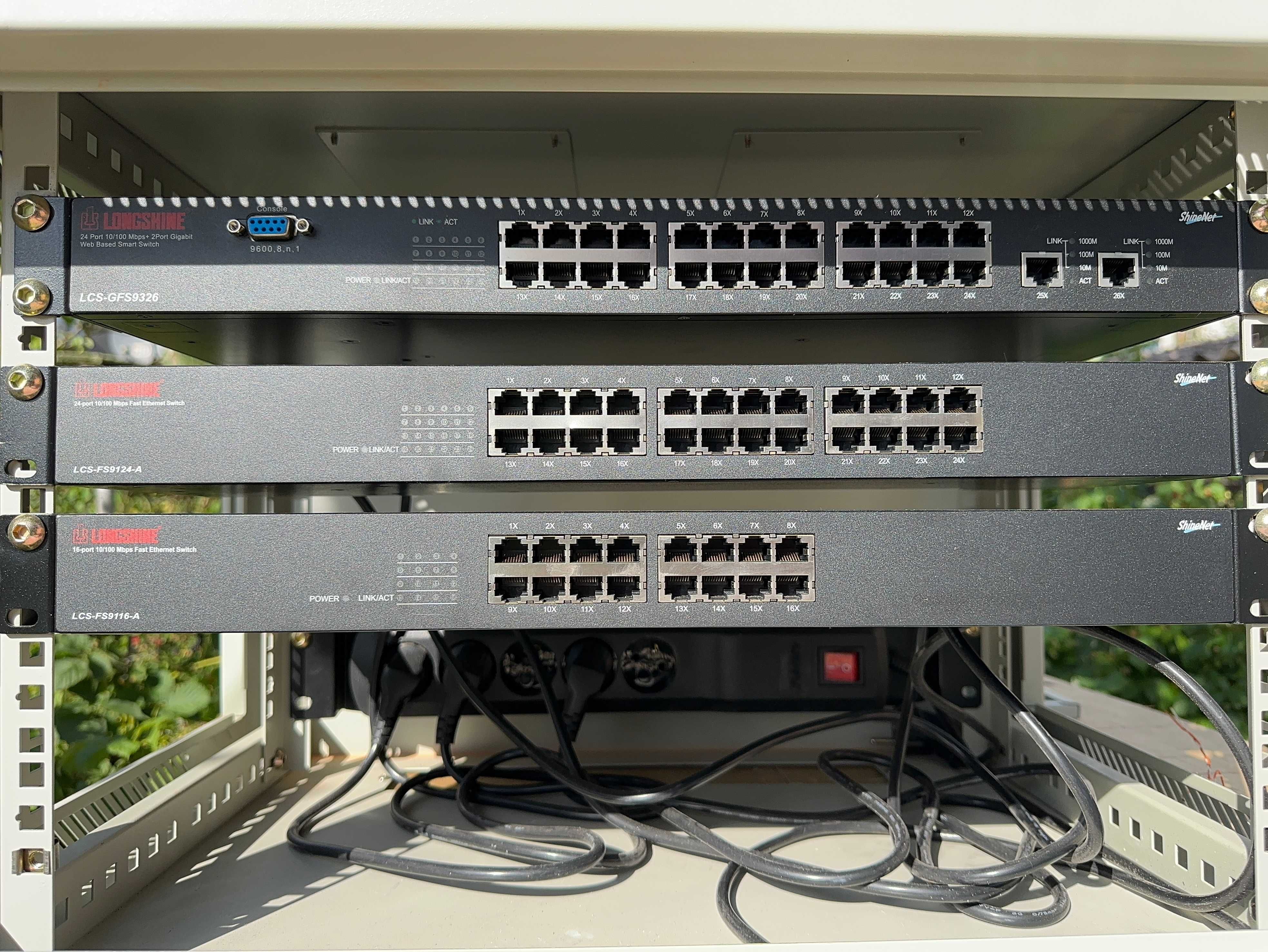 SWITCH Longshine LCS-GFS9326 LCS-FS9124-A LCS-GS9116-A Łącza sieciowe