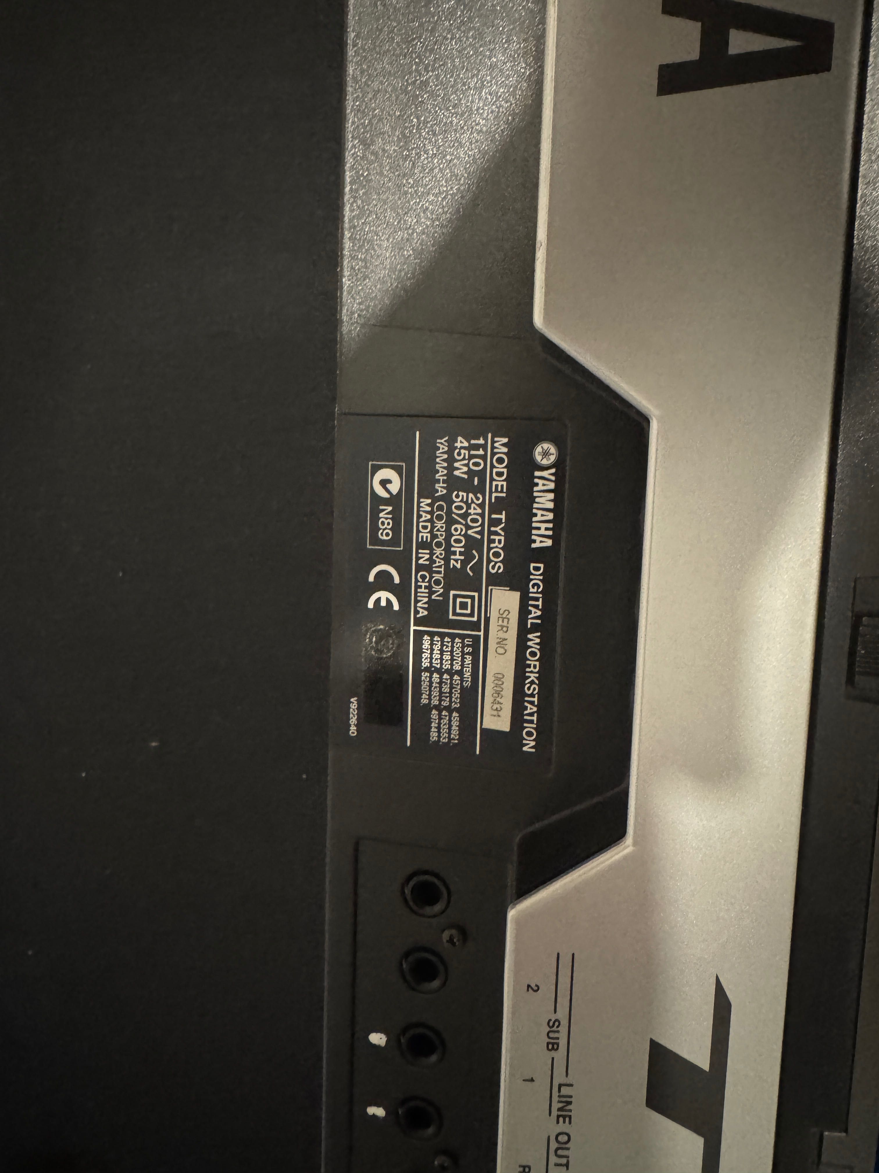 Piano Yamaha Tyros 1