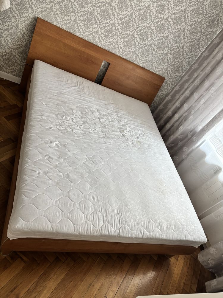 Łóżko 160x210 z materacem