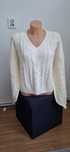 "Kremowy sweter z warkoczowym splotem • V-neck • rozmiar S/M"