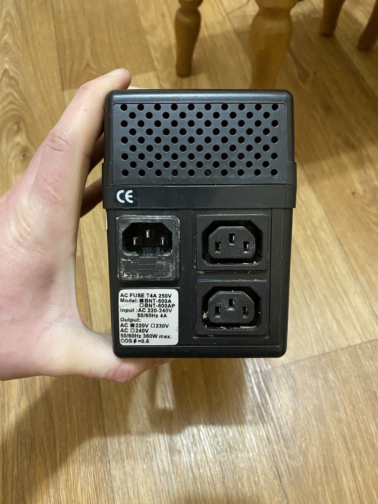 УПС источник бесперебойного питания PCM powercom BNT 600A