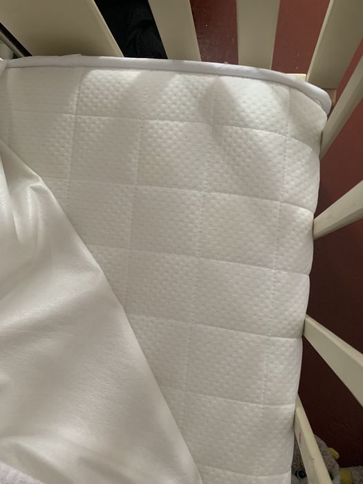 Дитяче ліжко маятник з матрасом та повним набором білизни