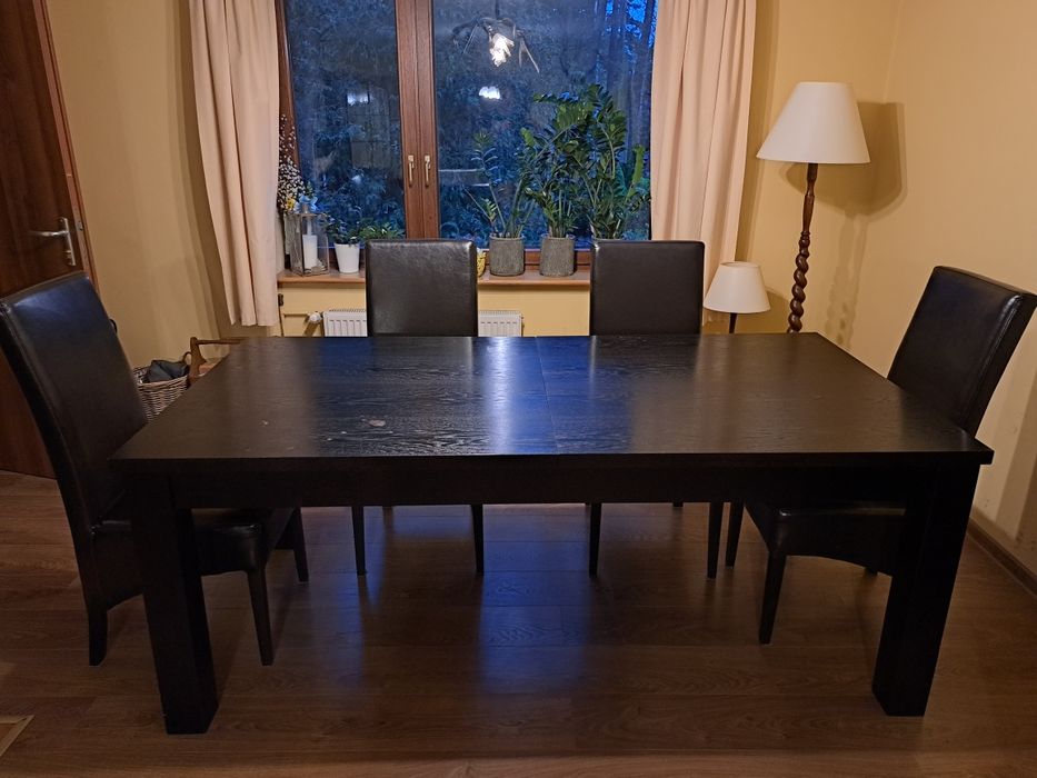 Duży stół rozkładany plus 6 krzeseł