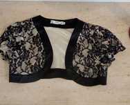 Bolero de cerimónia em renda