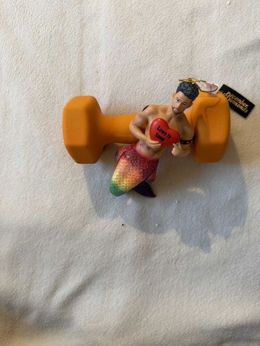 Enfeite sereio merman em porcelana com glitter – vários