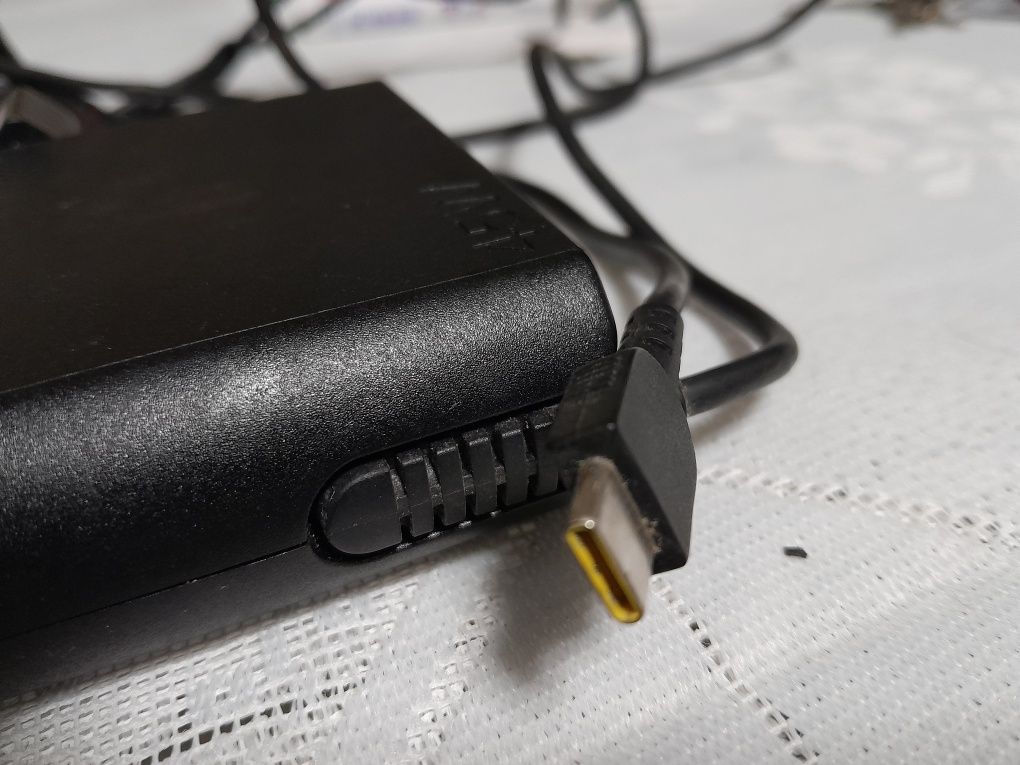 Carreguedor Lenovo ponta amarela 45w