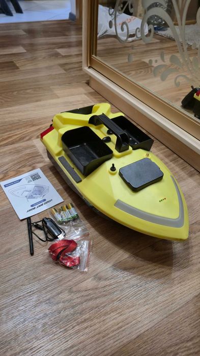 Кораблик для прикорму Flytech V020 GPS 2025 г (40 точок)