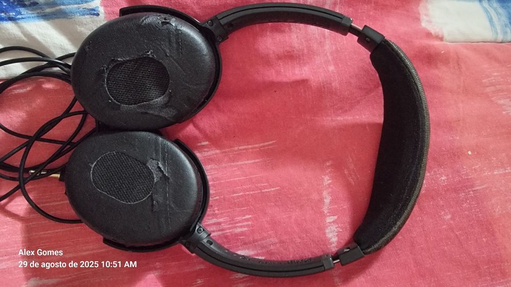 Porta Cartões da Calvin Klein,Bose auriculares e Capcom video game