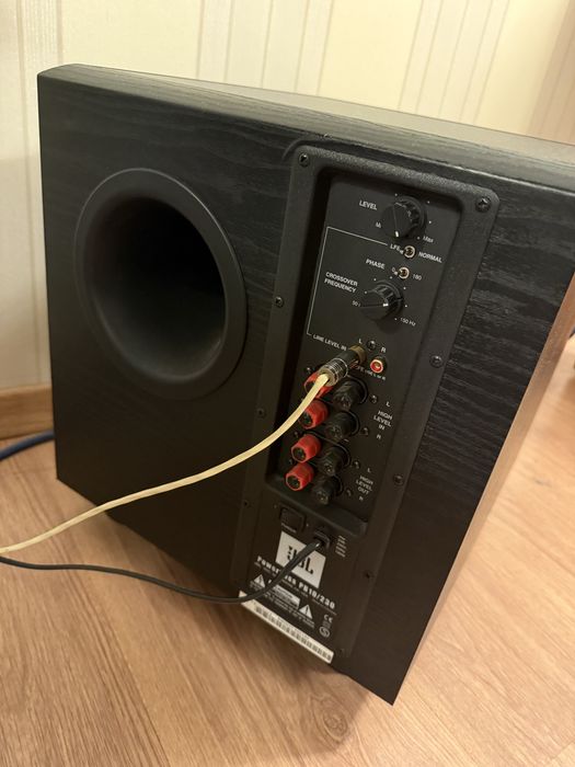 Сабвуфер JBL PowerBass PB10 Канада