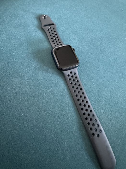Apple Watch Series 7 Nike Edition GPS + Cellular 45 mm
