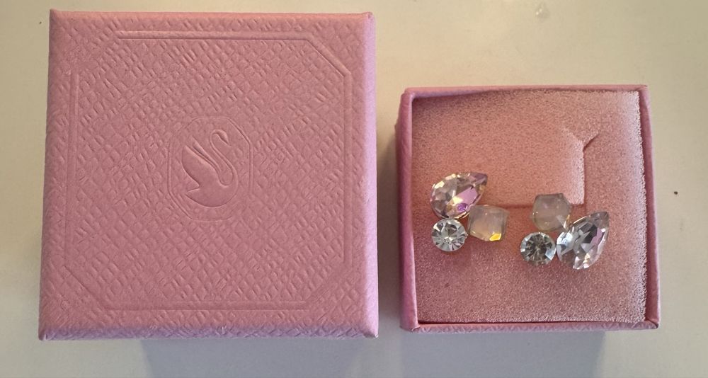 Nowe, piękne kokczyki z krysztalami Swarovski okazja