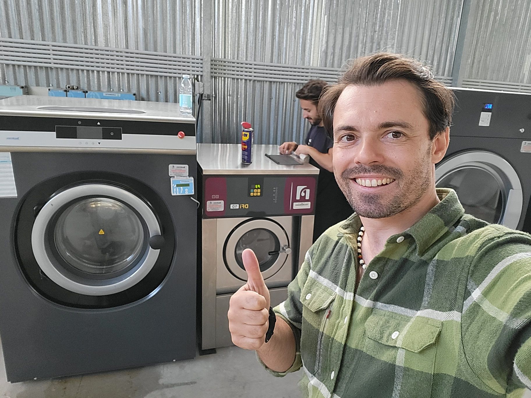 Maquina de lavar e secar lavandaria industrial alojamento local