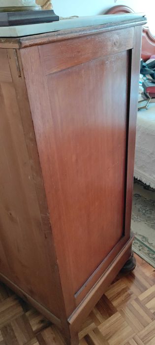 Cômoda Antiga com Tampo de Mármore