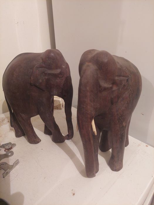 Estatuetas madeira Elefantes