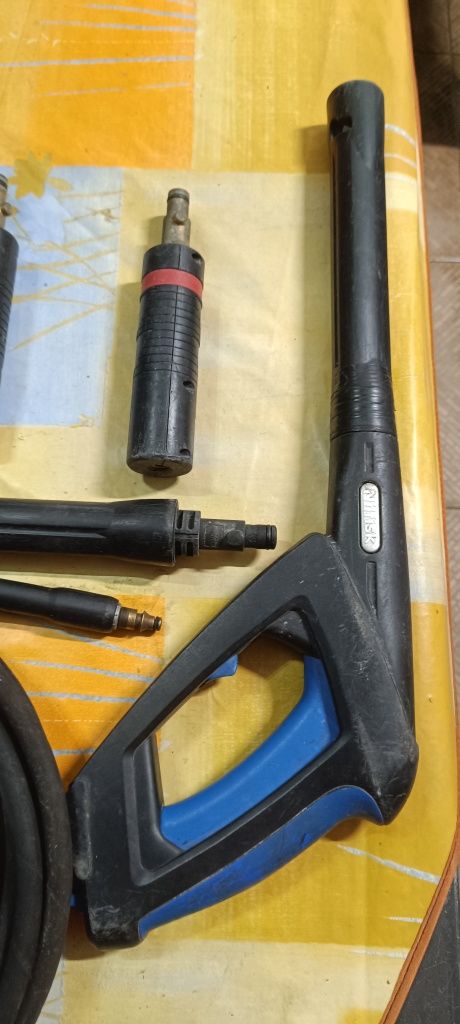 Pistola de alta pressão nilfisk , mangueira 8 mts e três ponteiras