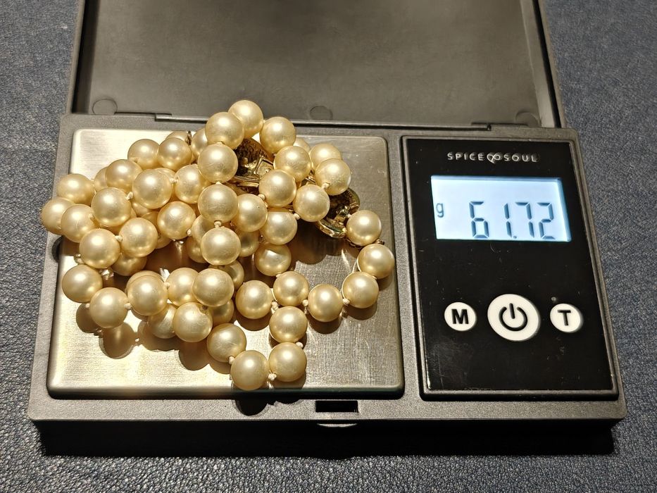 Stary naszyjnik z pereł z bardzo pięknym złotym zapięciem Vintage