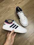 Продам БОМБЕЗНІ жіночі кросівки Adidas Hoops 3