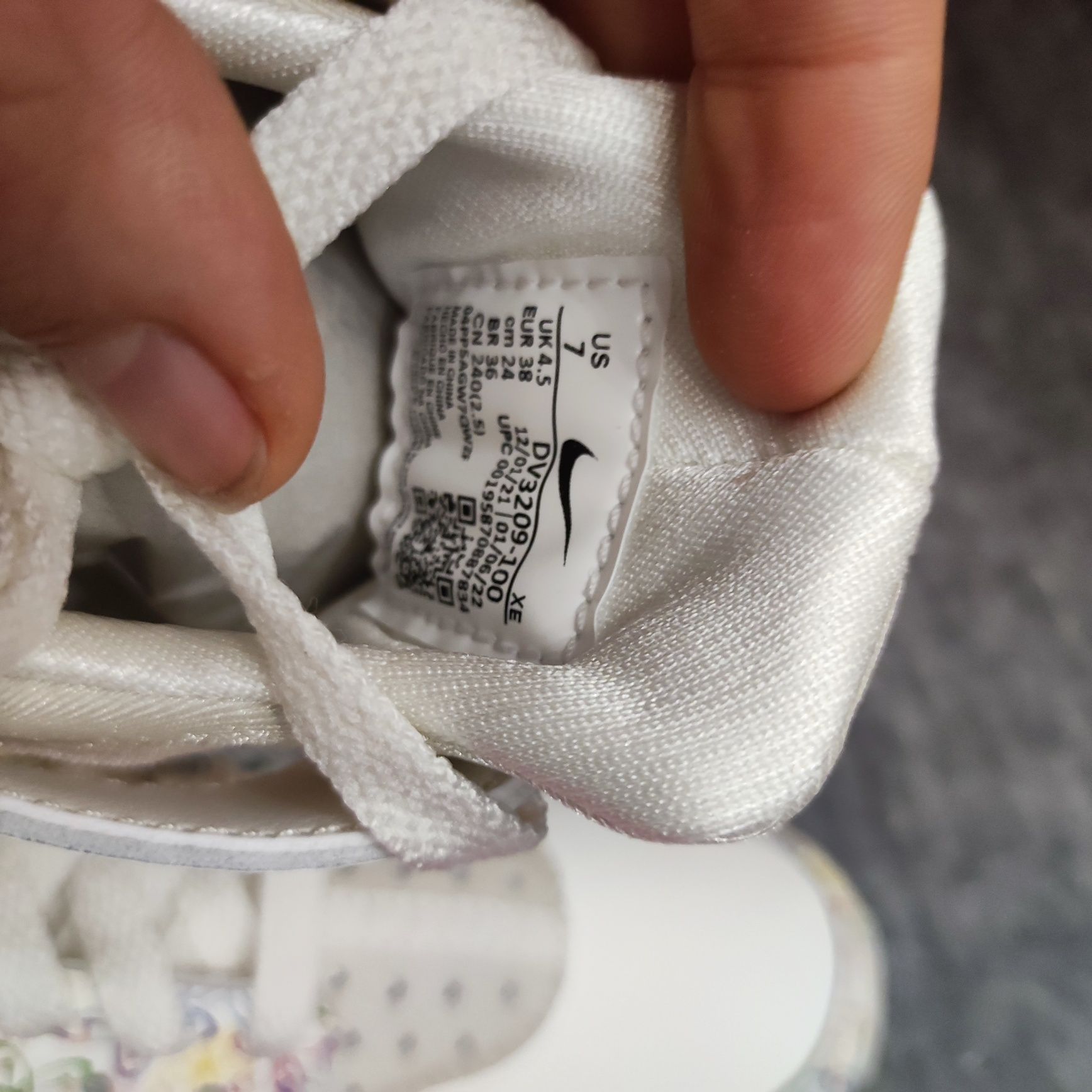 Nike 38.5 nowe  „Floral Swoosh"