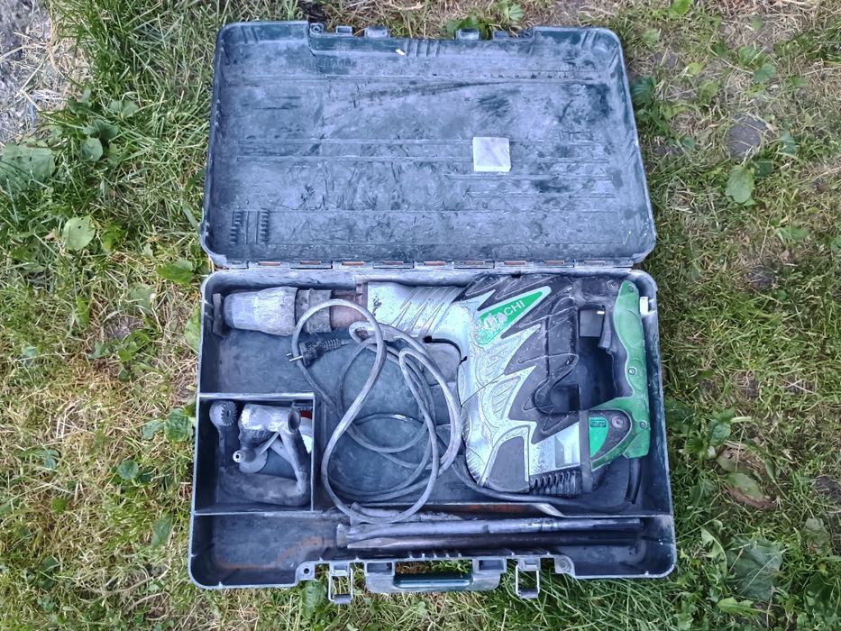 Młot wyburzeniowy HITACHI H60MR