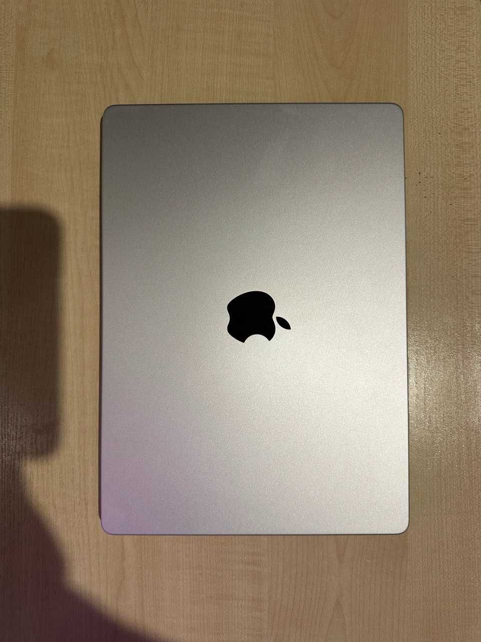 Macbook Pro 2021 M1 Pro 16 / 512 GB  - EN\RU Keyboard