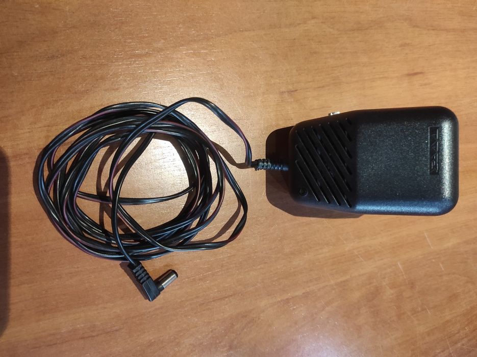 TATAREK 4WSZ 9/250-AC zasilacz do efektów gitarowych