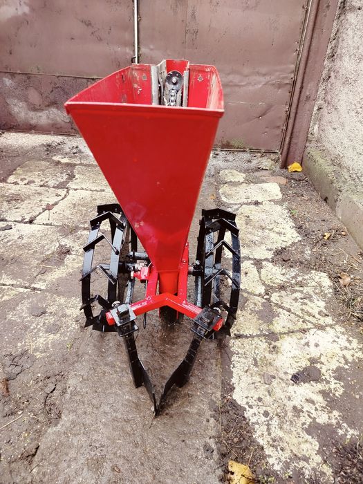 Саджалка часночна до мотоблока