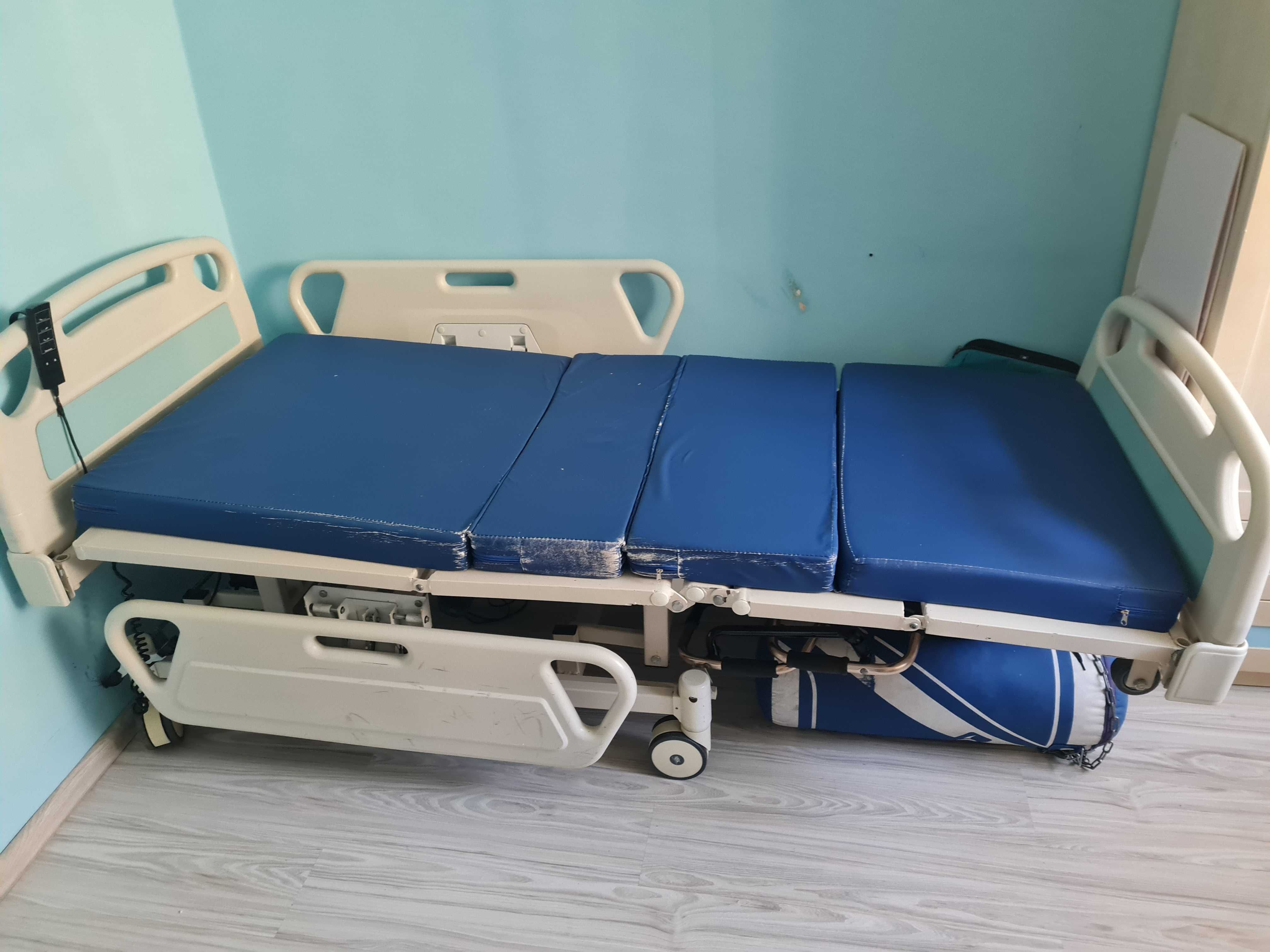 Łózko rehabilitacyjne, używane, sprawne siłowniki i mechanizmy