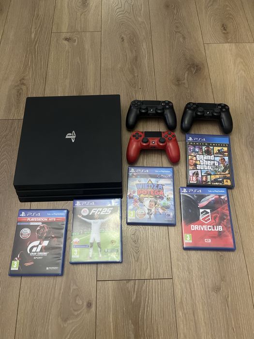 konsola ps4 pro 1tb 3pady +5 gier