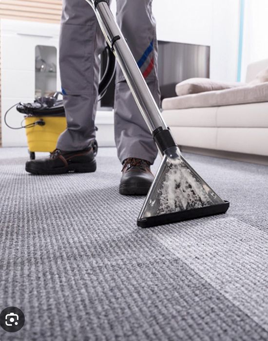 Клининг Химчистка м'яких меблів Генеральне прибирання Уборка приміщень