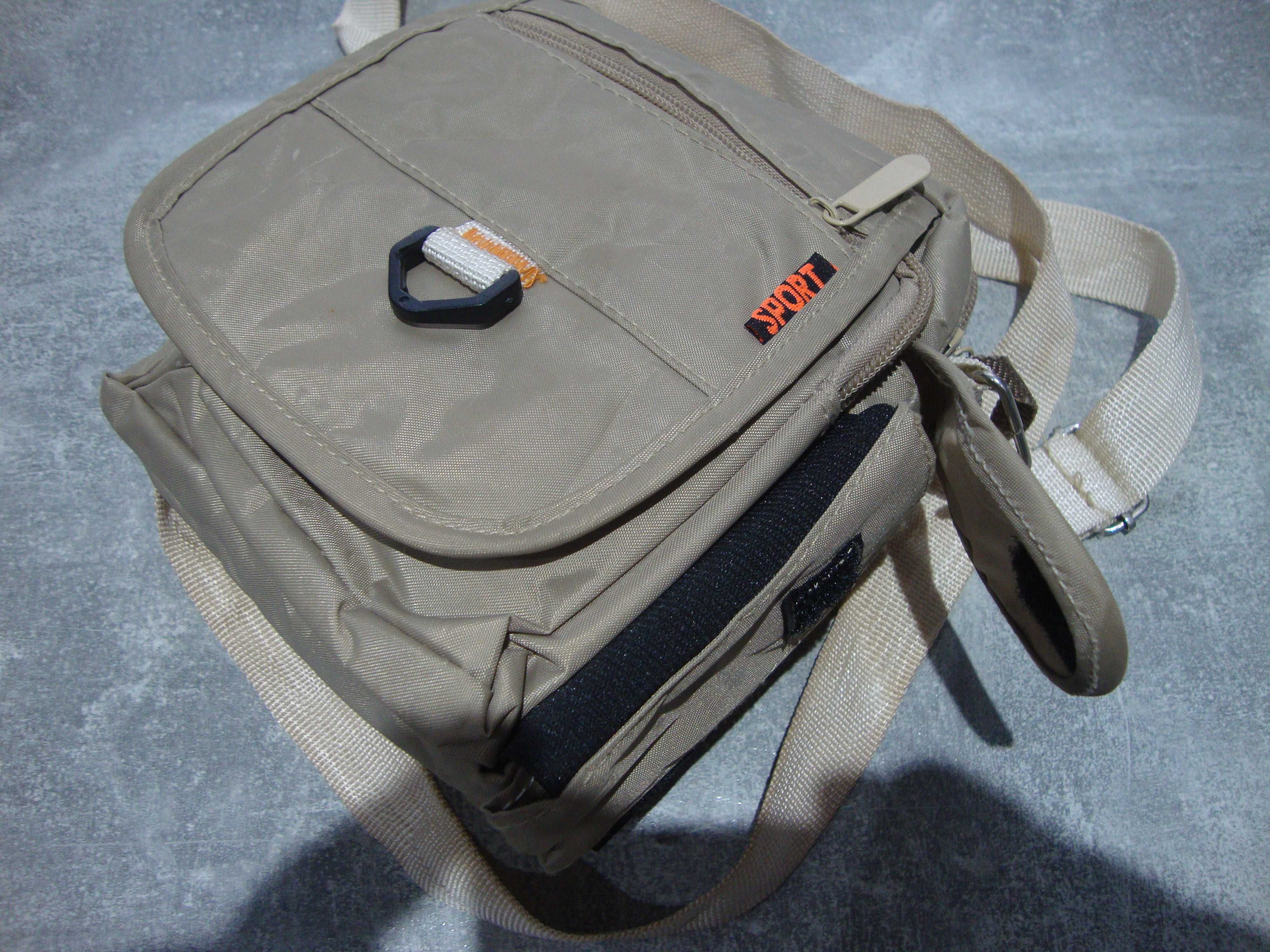 Saszetka torebka sportowa 5 kieszeni na ramię