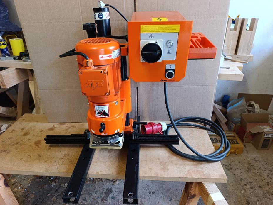 Wiertarka pod zawiasy i okucia meblowe Blum minidrill