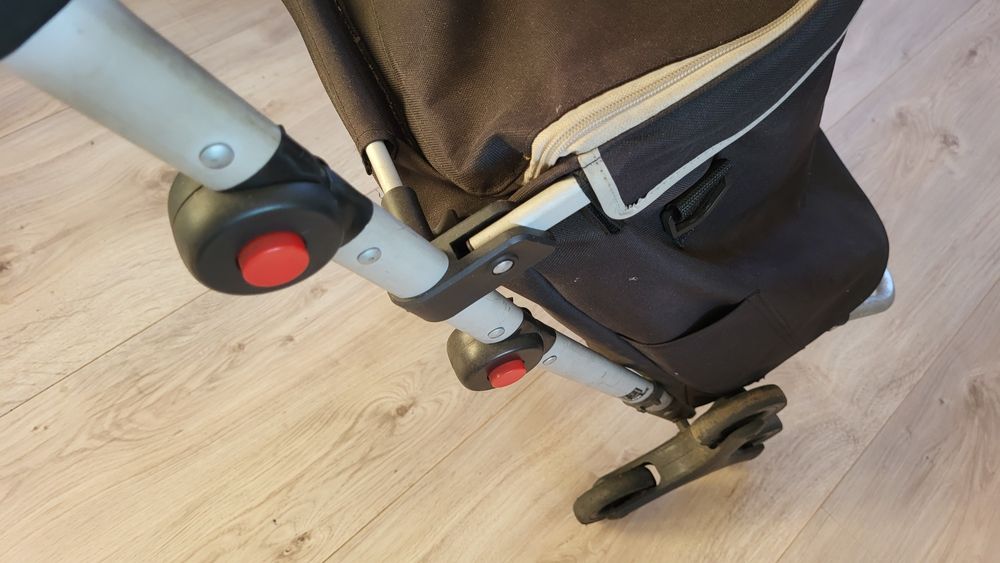 Wózek zakupowy na kołach