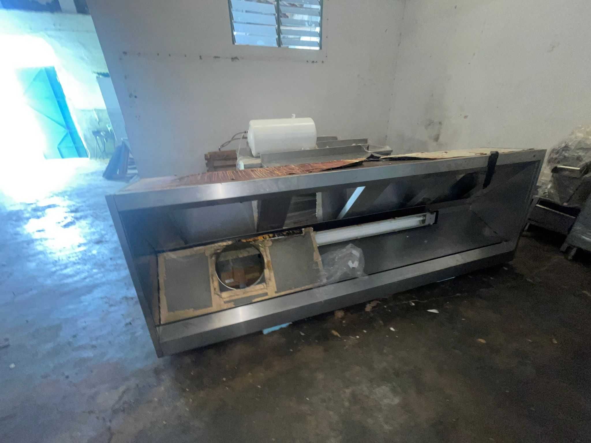 Oportunidade vários Equipamentos e Bancadas para Hotelaria usado