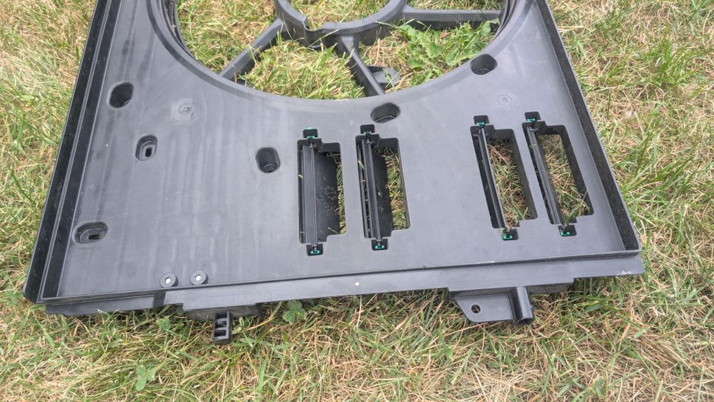Obudowa wentylatora chłodnicy FS2198 T85047B  KADJAR QASHQAI Nowy Oryg